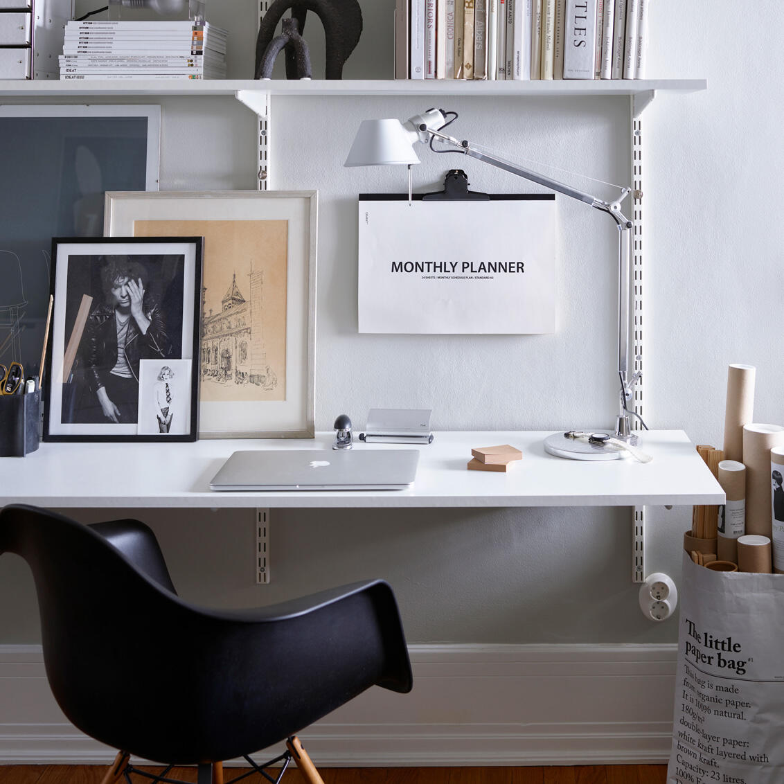 Biurko w pokoju dziewczynki