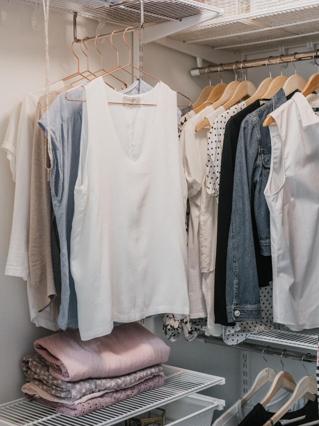 Vestidor con colgador frontal