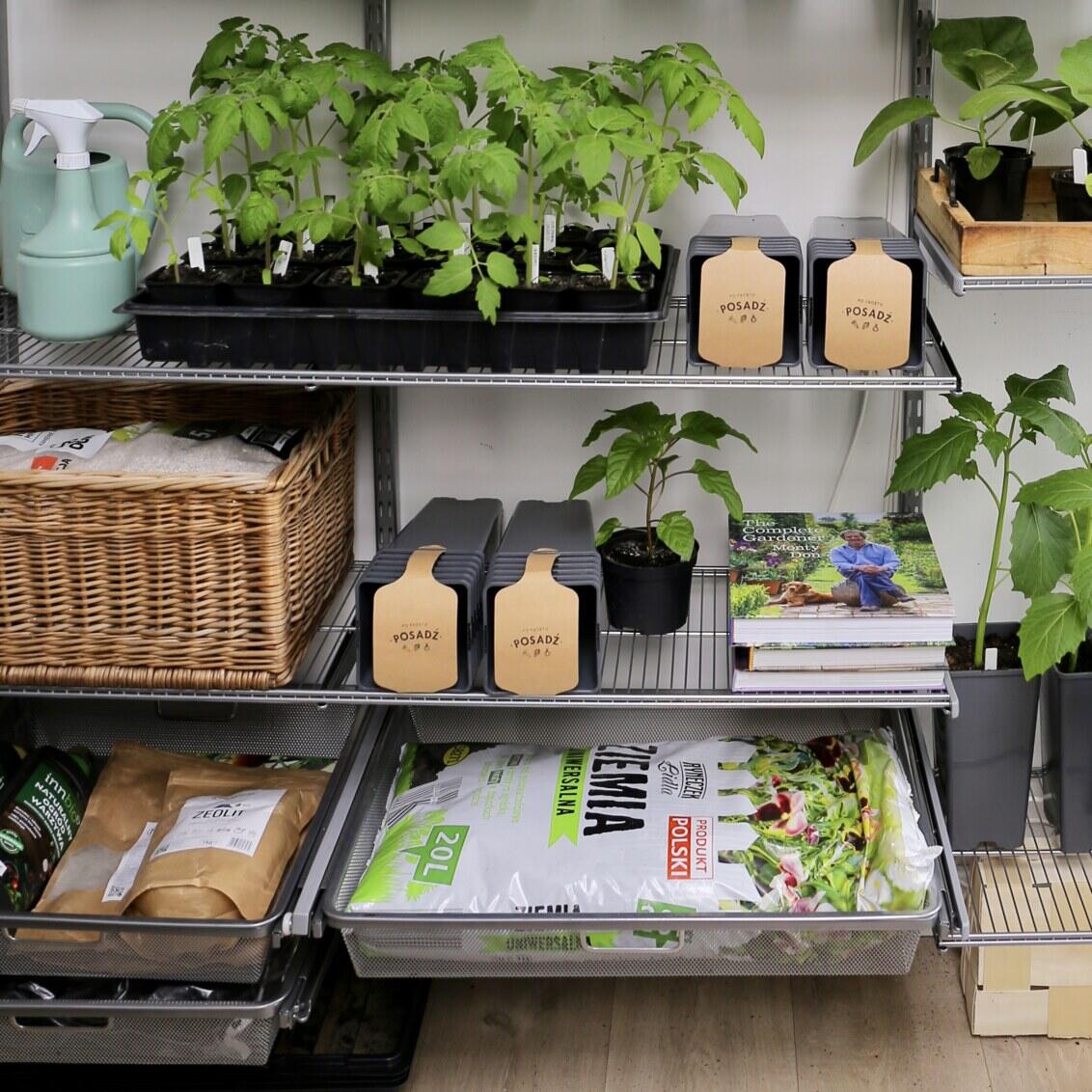 Slowly but surely the entire Elfa system is turning green!