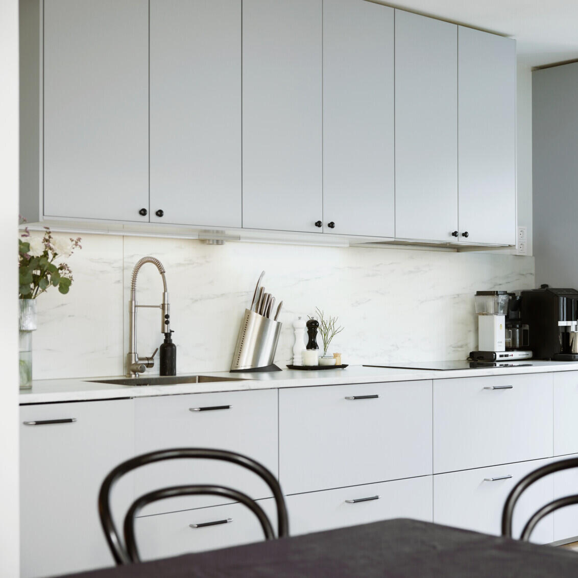 Frida and Kalle's kitchen is waiting for the Elfa solution