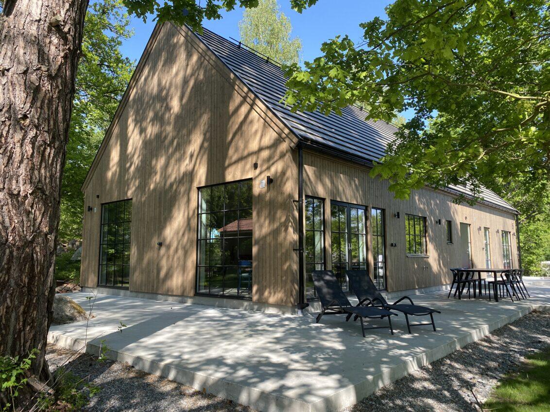 Fanny and Alex's house awaits for eleven solutions