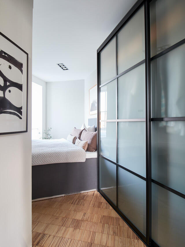 Gallerian liukuovi uuteen vaatekaappiin