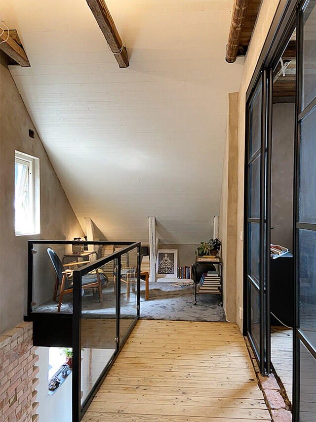 Maria visit the upstairs airspace