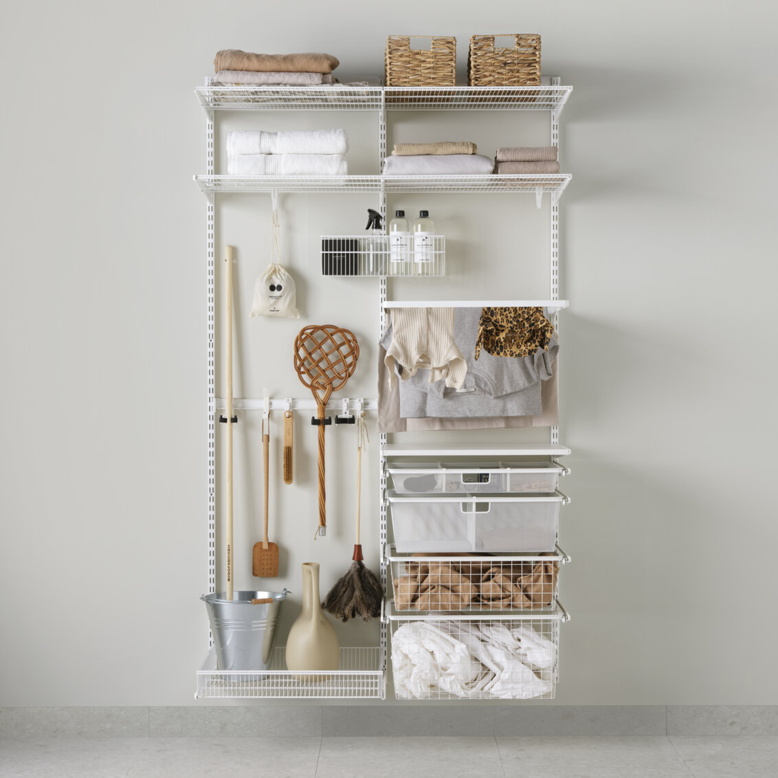 Eine Übersicht über das Classic by Elfa Sortiment für die Waschküche.