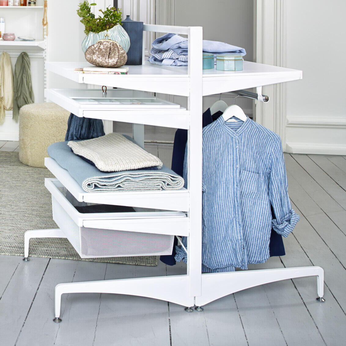 Freestanding clothes storage with Freestanding range.